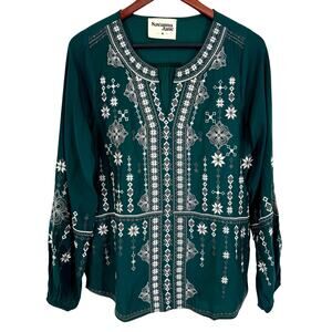 NEW NWOT Anthropologie Savanna Jane Medium Green Embroidered Boho Shirt Top